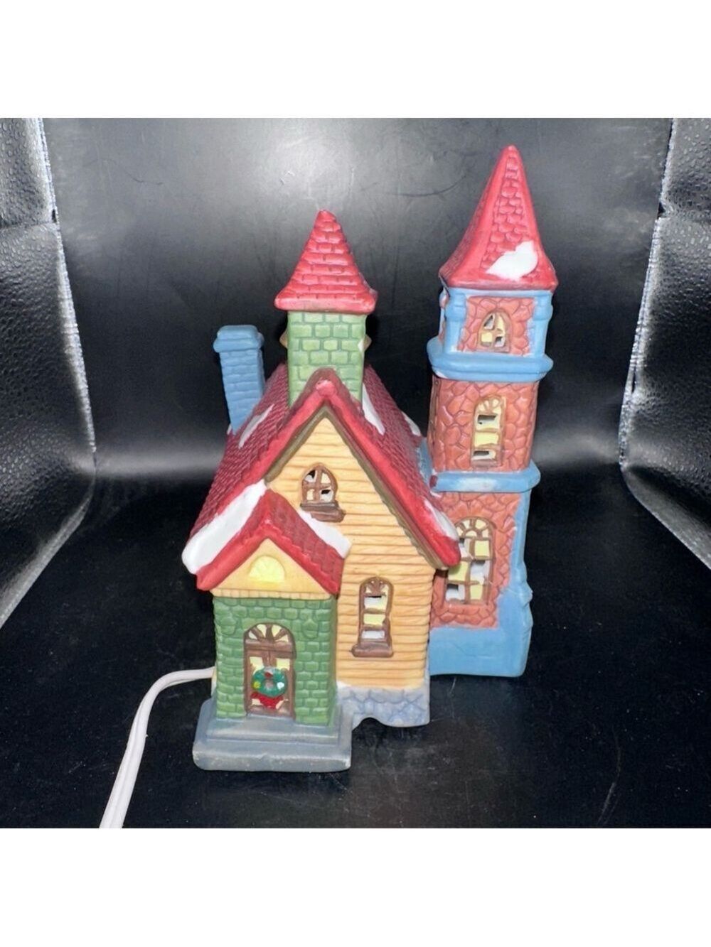 Vintage 1997 Unbranded Porcelain Lighted Illuminated Church Christmas Village